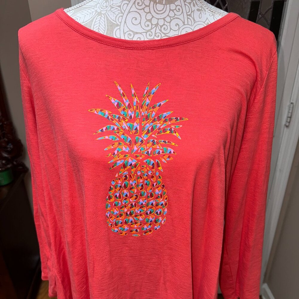 Crown & Ivy Pineapple Top